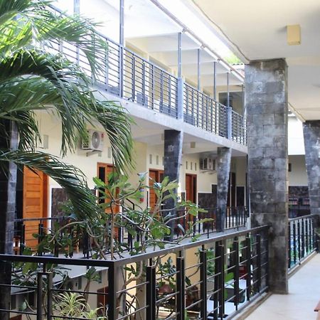Alora Diponegoro Hotel 프로볼링고 외부 사진