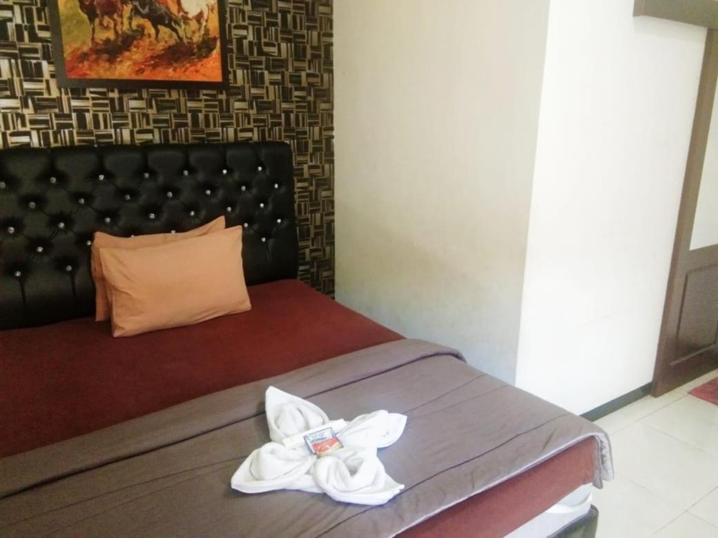 Alora Diponegoro Hotel 프로볼링고 외부 사진