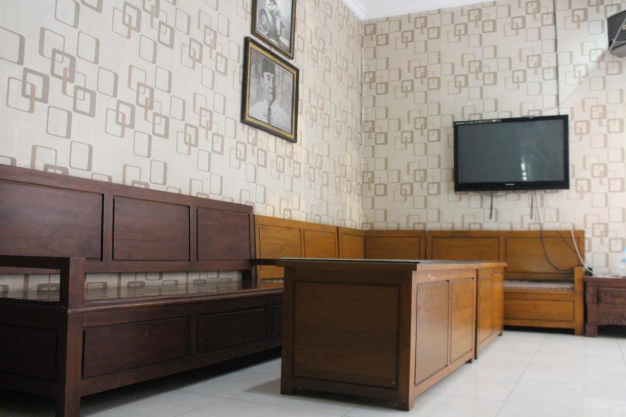 Alora Diponegoro Hotel 프로볼링고 외부 사진