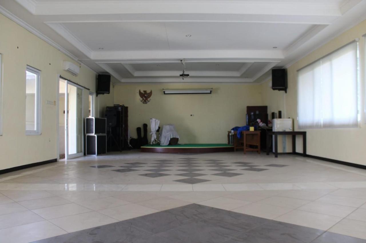 Alora Diponegoro Hotel 프로볼링고 외부 사진