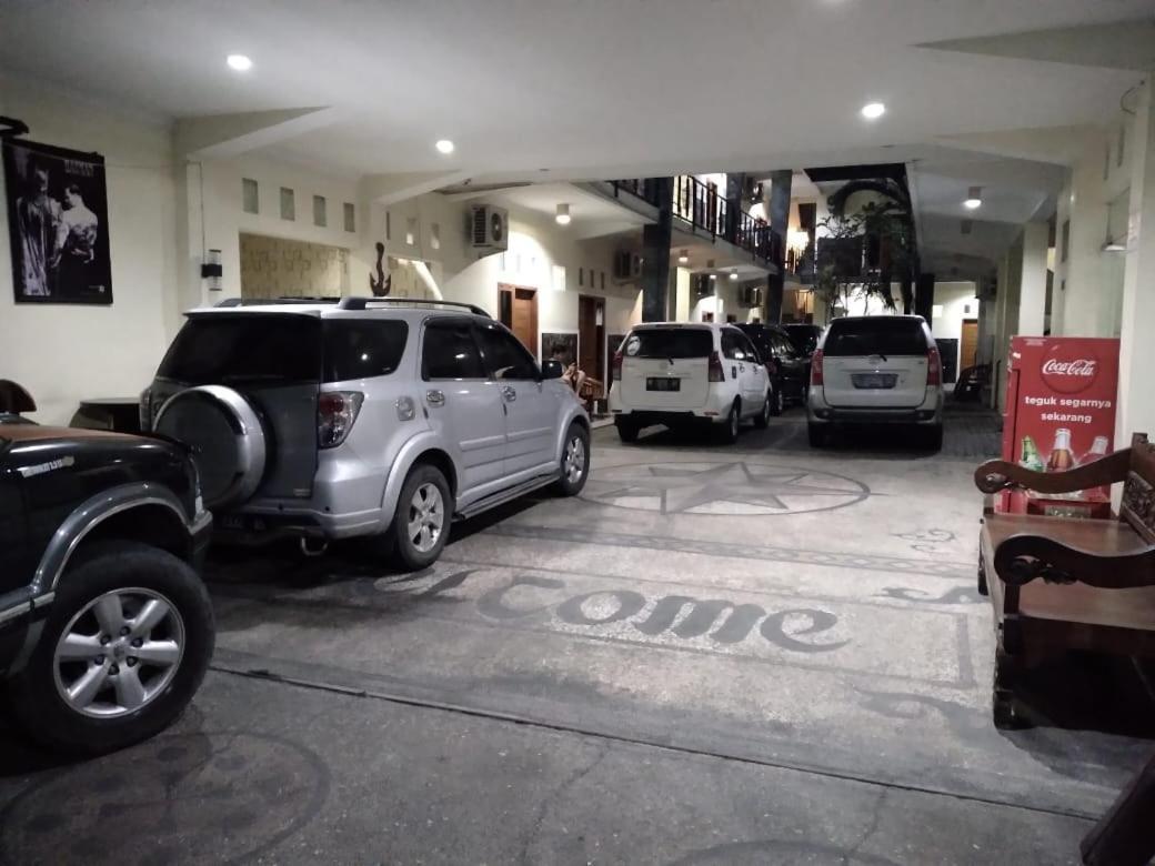 Alora Diponegoro Hotel 프로볼링고 외부 사진